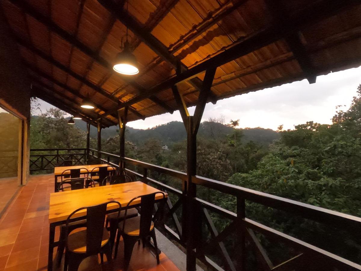The Wild Trails Clarks Exotica , Munnar Hotel Ngoại thất bức ảnh